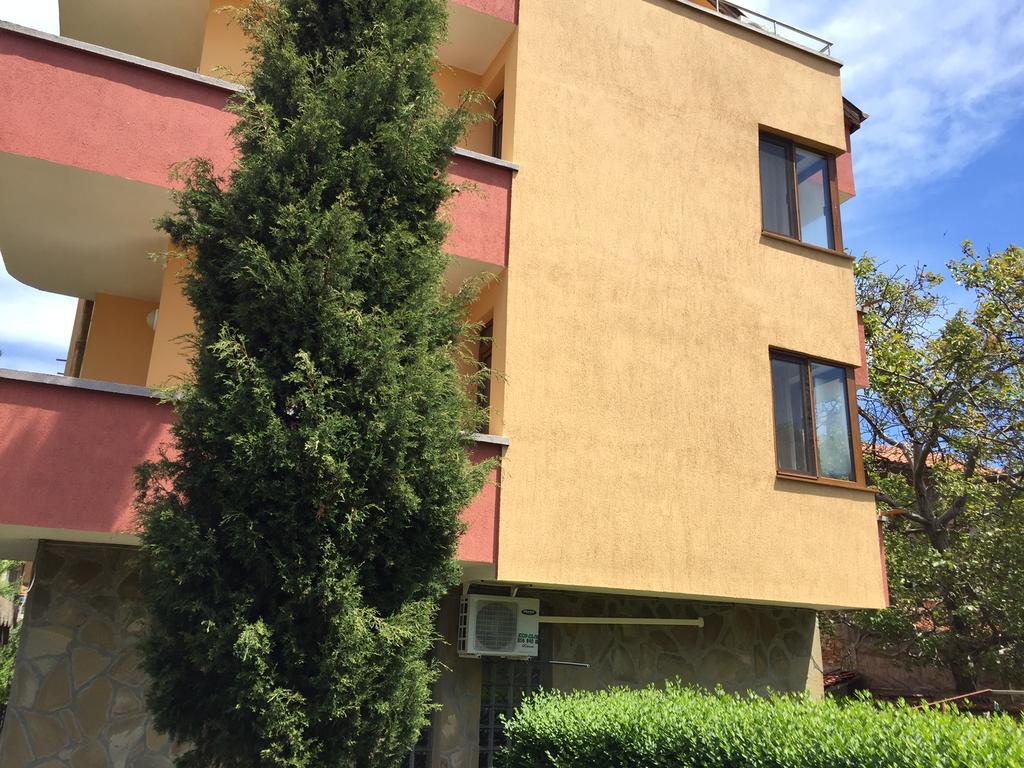 Guest House Afrodita Chernomorets Bagian luar foto