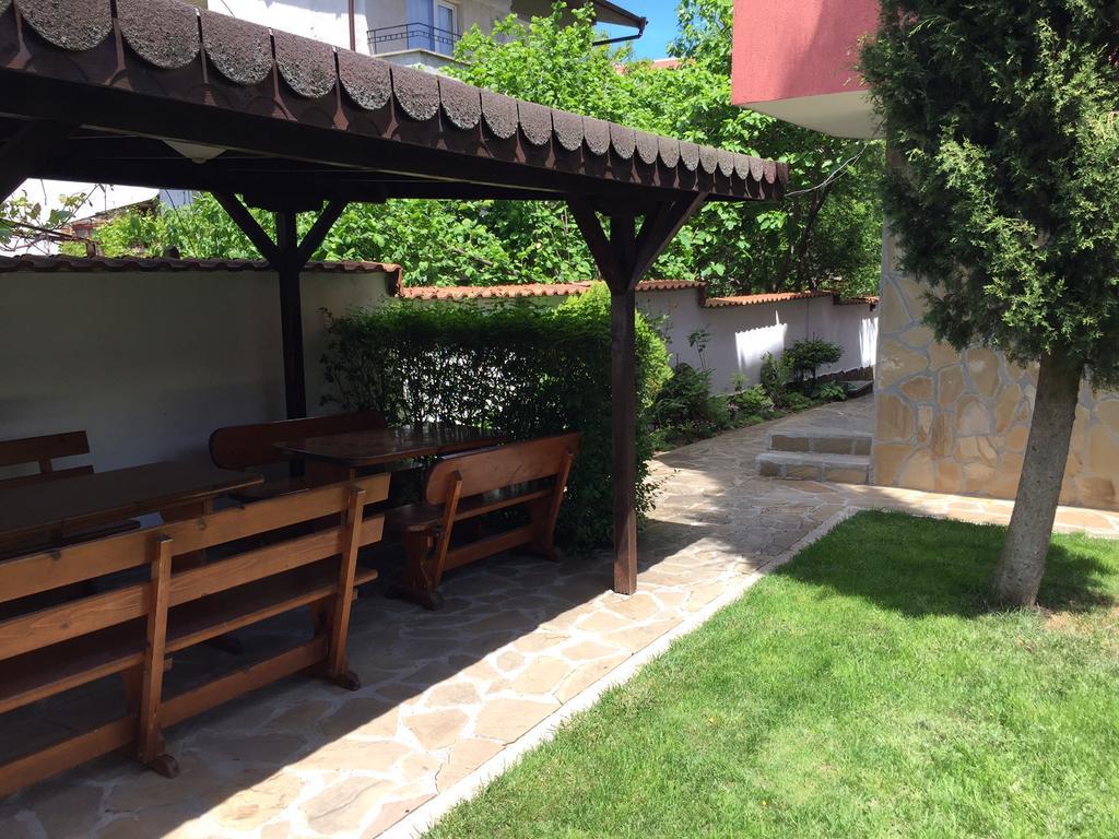 Guest House Afrodita Chernomorets Bagian luar foto
