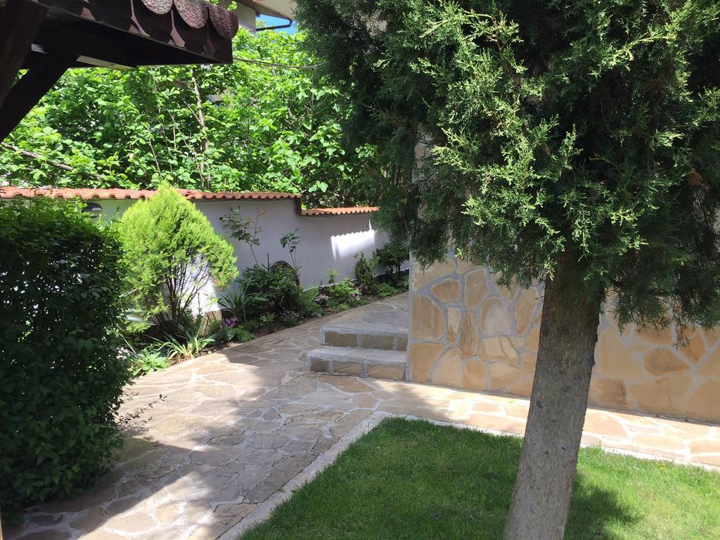 Guest House Afrodita Chernomorets Bagian luar foto