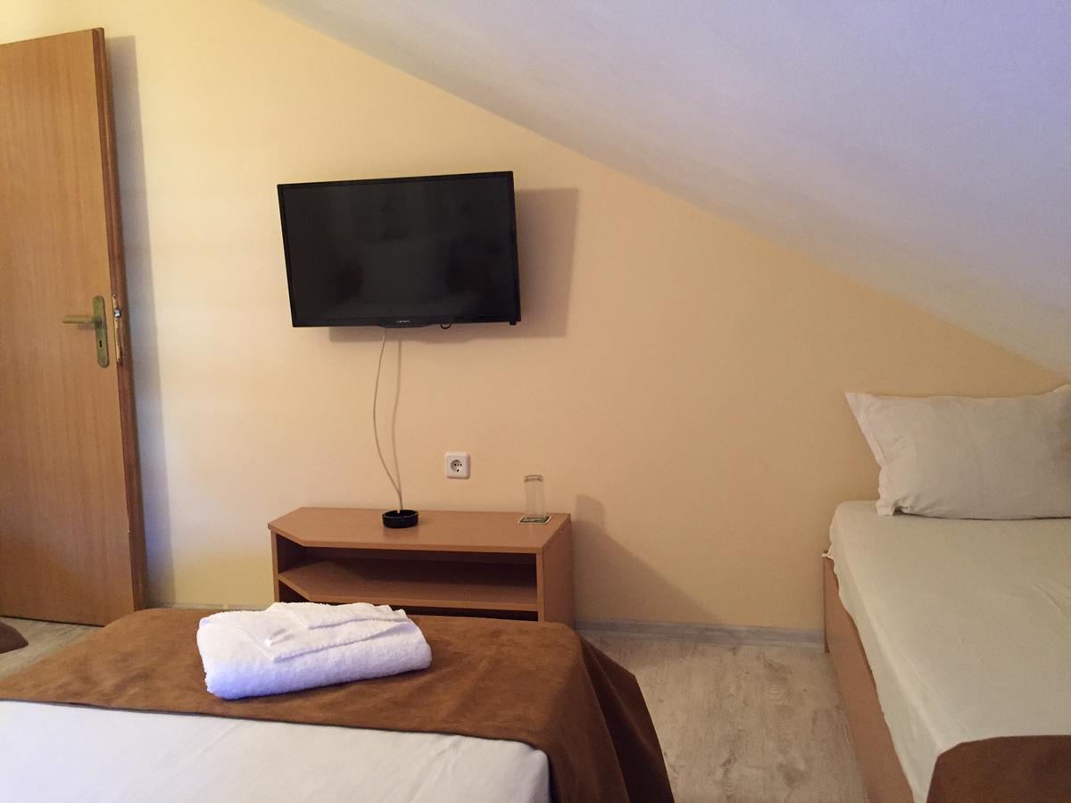 Guest House Afrodita Chernomorets Bagian luar foto